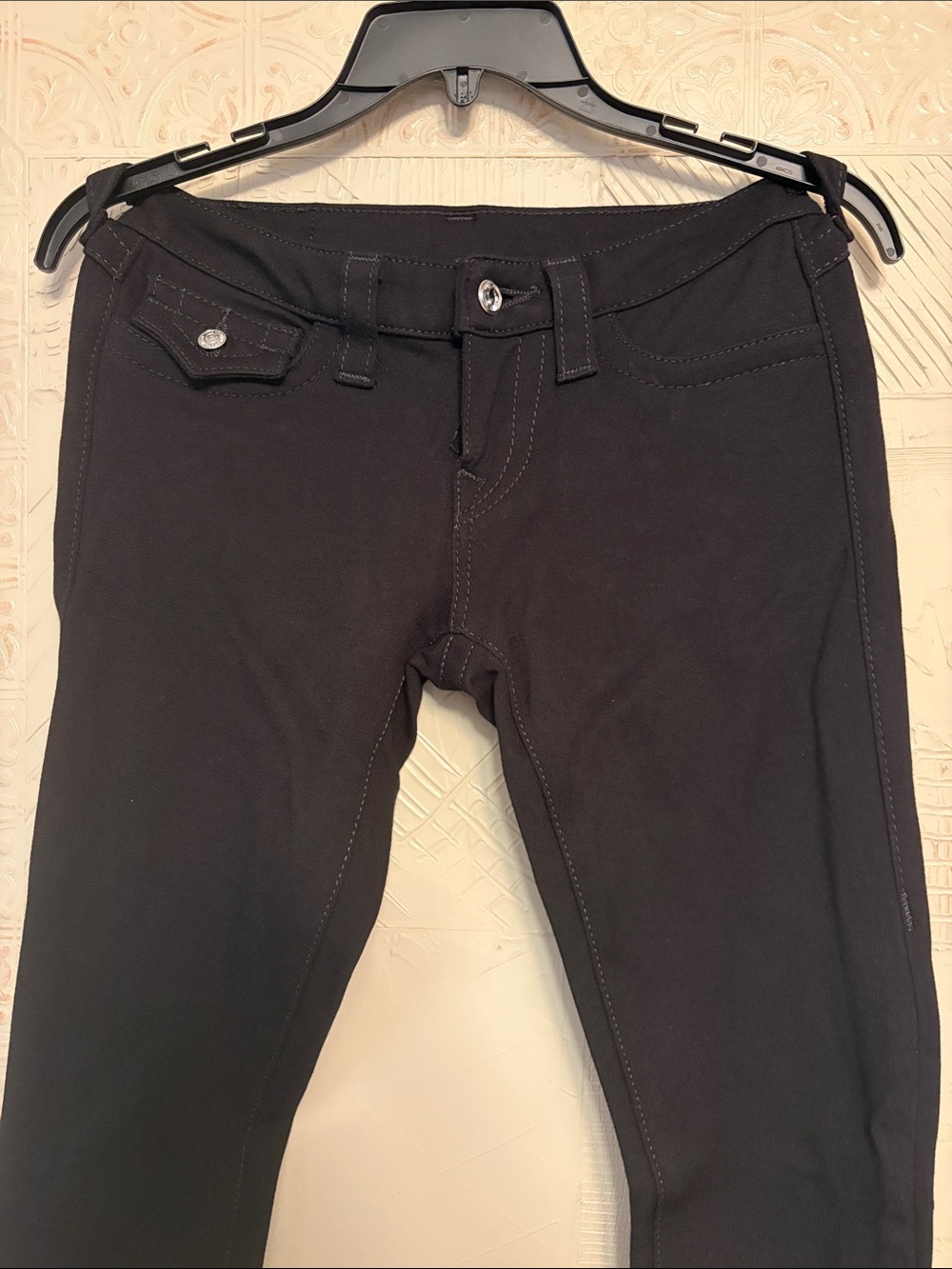 EUC True Religion Women’s Black Stretch Leggings, size 27